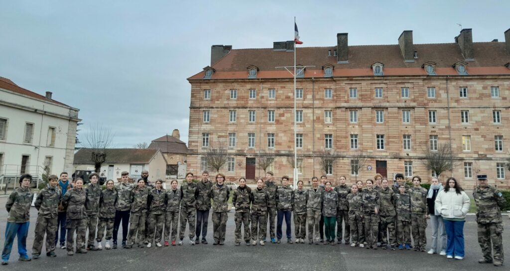 La 3ème A, « classe défense » visite le 511ème régiment du train à Auxonne