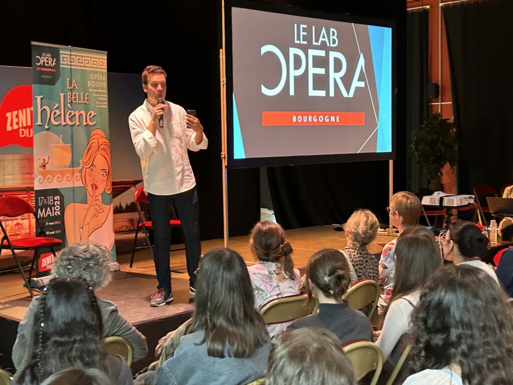 Nos étudiants en BTS Communication et élèves de BAC Pro Métiers de la Mode impliqués dans la fabrication du prochain spectacle du Labopéra Bourgogne