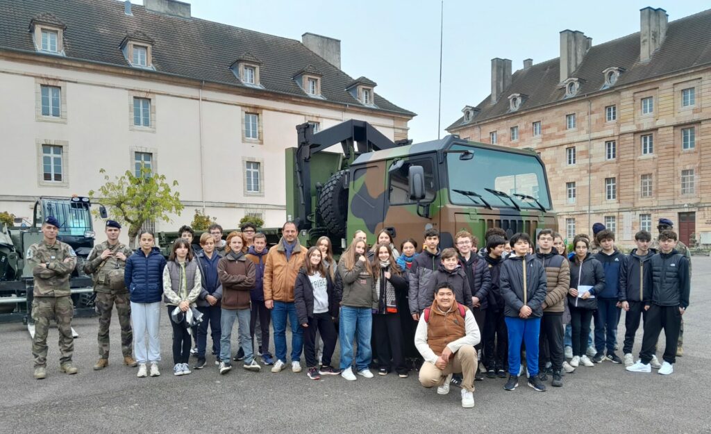 La classe défense visite le 511e régiment du train à Auxonne