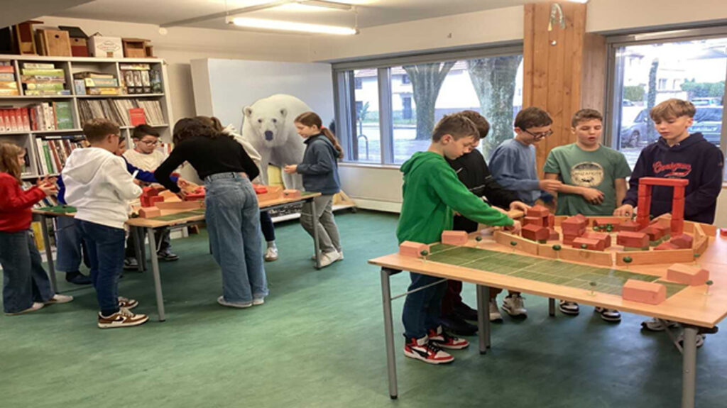 Voyage dans le temps à LATITUDE21 : Les élèves de 6C explorent l’évolution de Dijon