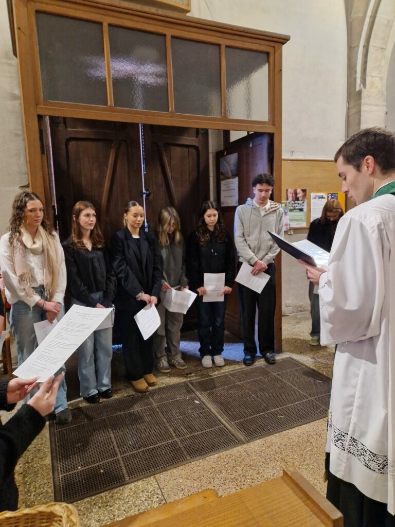 Six étudiants sur le chemin du baptême