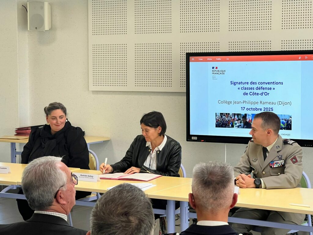 Signature des conventions “Défense et Citoyenneté”