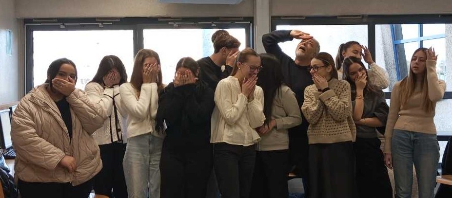 Quand l’oral devient un jeu : les 2SAM relèvent le défi de la prise de parole