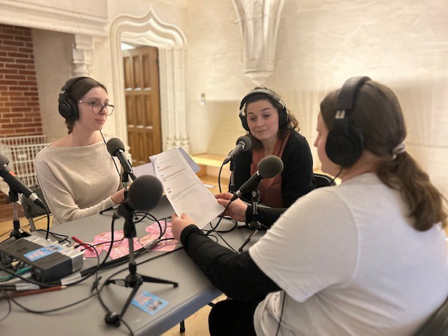 Quand les élèves de l’Ensemble scolaire Saint-Michel Les Arcades passent derrière le micro… comme des professionnels